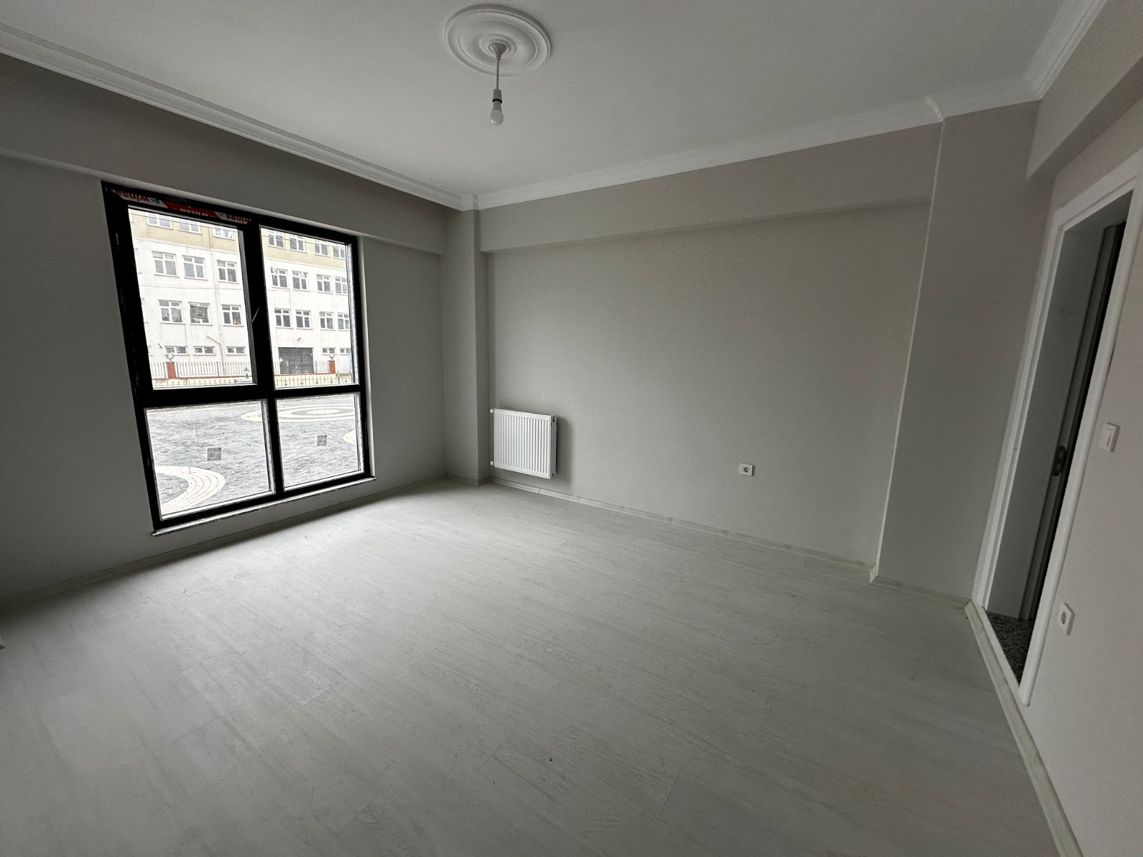 MABEL'DEN ADACIKTA SAHİL YOLU KENARINDA SATILIK SIFIR 3+1 DAİRE